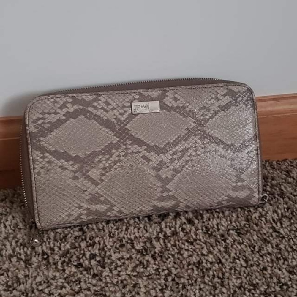 Thirty-one All About the Benjamins wallet